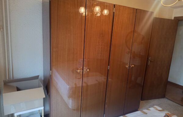 Armario de 4 puertas barato de segunda mano en Zaragoza