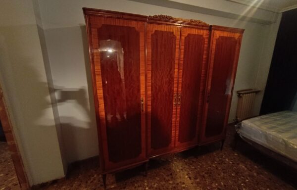 Armario estilo antiguo barato de 4 puertas en Zaragoza