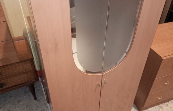 19 € Mueble pequeño madera y cristal
