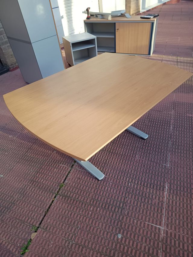 29 € Mesa de oficina madera y metal