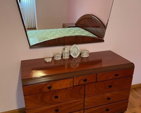 40 € Cómoda de madera con espejo