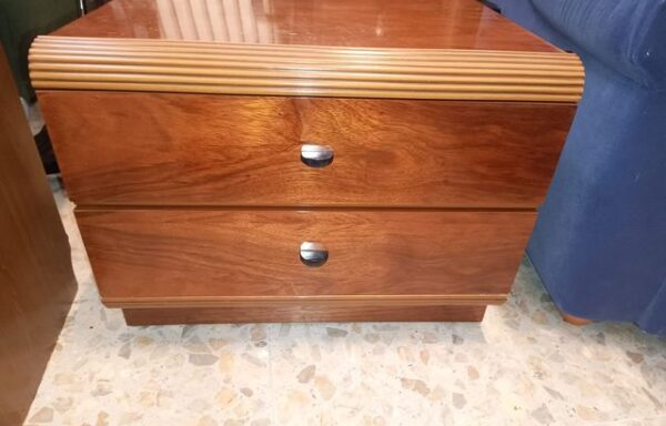 12 € Mesilla de noche de madera