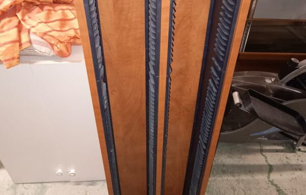 8 € Mueble para CDs de madera