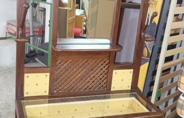 38 € Recibidor rústico madera y cristal.