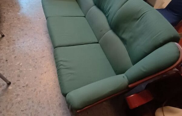 18 € Sofá 3 plazas – Verde.