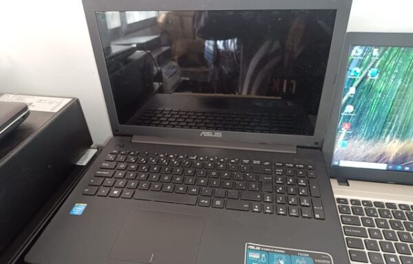 70 € Portátil ASUS 4GB RAM Batería OK