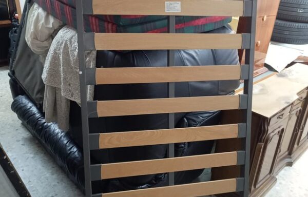 12 € Somier individual metálico con lamas de madera
