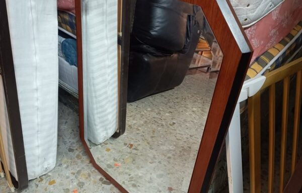 9 € Espejo octogonal madera y cristal