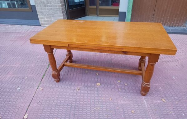 50 € Mesa de salón extensible de madera