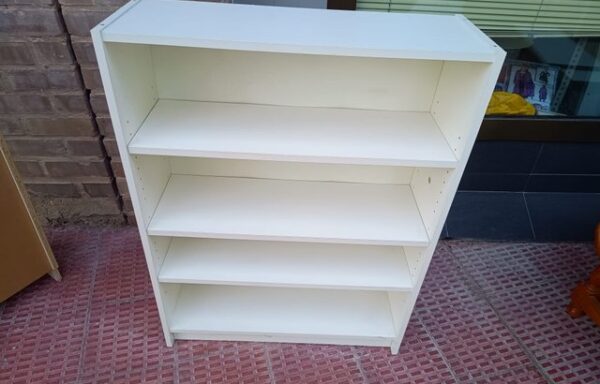 17 € Estantería blanca de madera