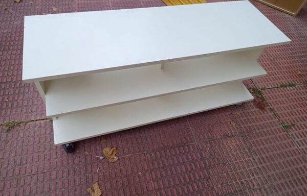 28 € Mesa TV con ruedas