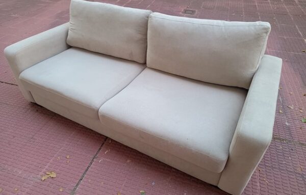 40 € Sofá de tela beige