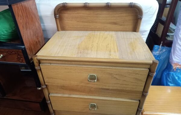 12 € Mesilla de noche bambú y madera