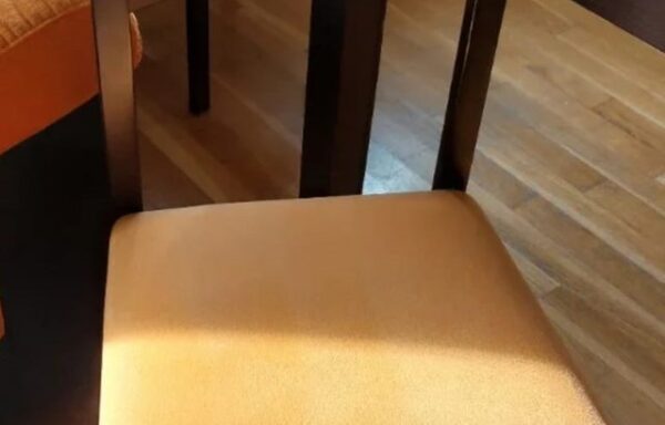 5 € 4 Sillas de Comedor Madera y Tela.Precio ud.
