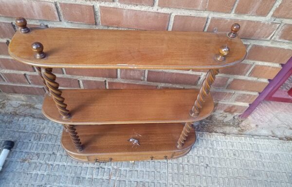 7 € Estante de madera pequeño con cajón