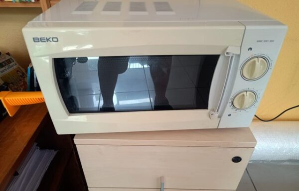 5 € Microondas (Defecto tirador puerta)