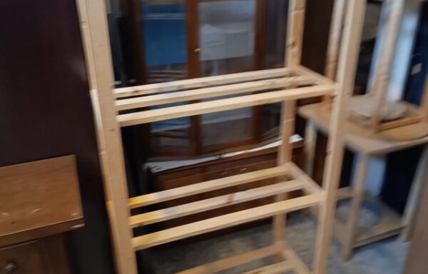 18 € Estantería de madera natural